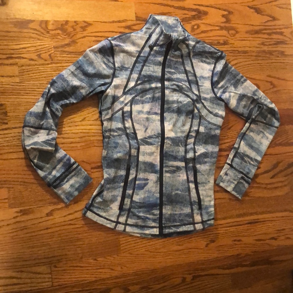 Lululemon size 8 jacket